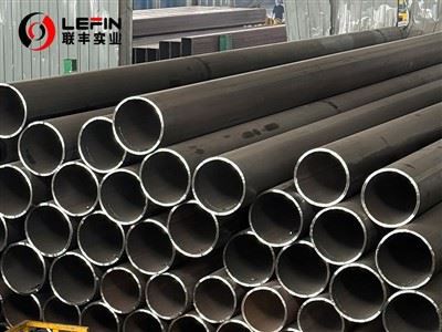 Hvers vegna eru beinsaumar soðnar rör mikið notaðar